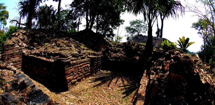 Expédition…Crystal Skull Edge&rsquo;s Mitchell at Lubaantun Belize